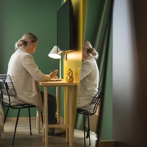 Standaard Kamer met een Queen Size Bed met de Toegang voor Gehandicapten